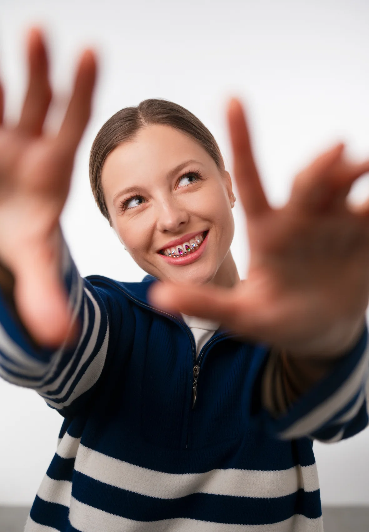 Paciente de ortodoncia sonriendo